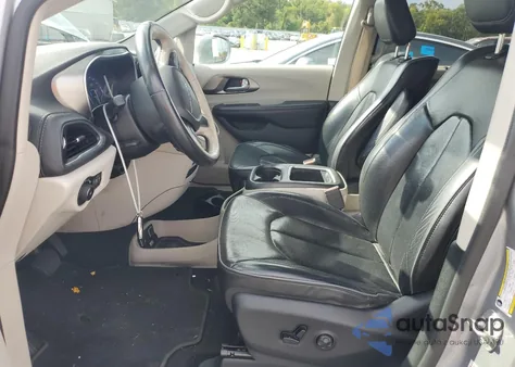 2018 Chrysler Pacifica Limited z USA, uszkodzony, nr VIN 2C4RC1GG2JR251911